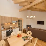 Penthousewohnung Mit Garten Sauna Pool * Maishofen